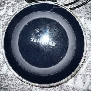 Samsung Wireless Charger with USB Cable